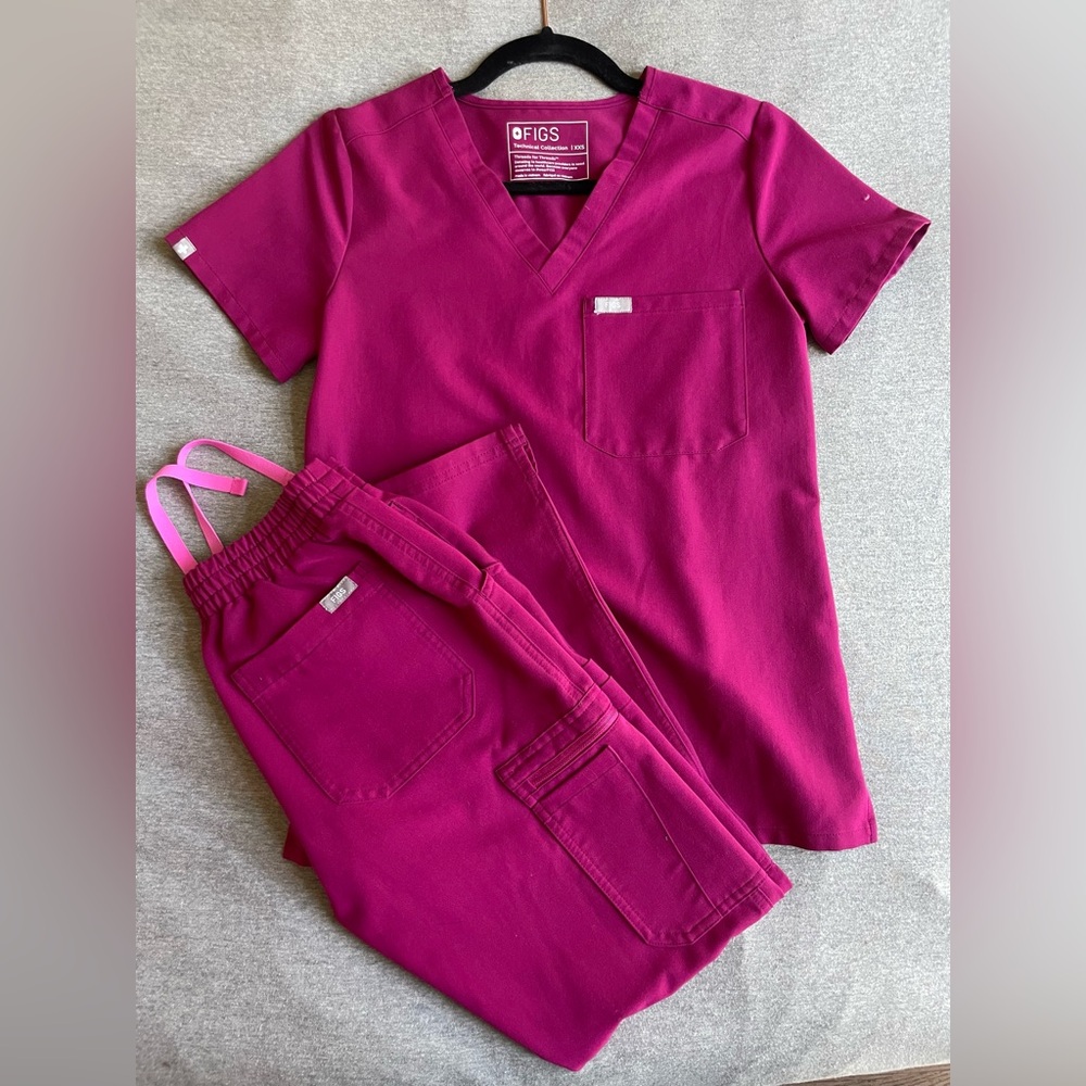 FIGS Catarina Scrub Top / Yola Skinny Scrub Pants